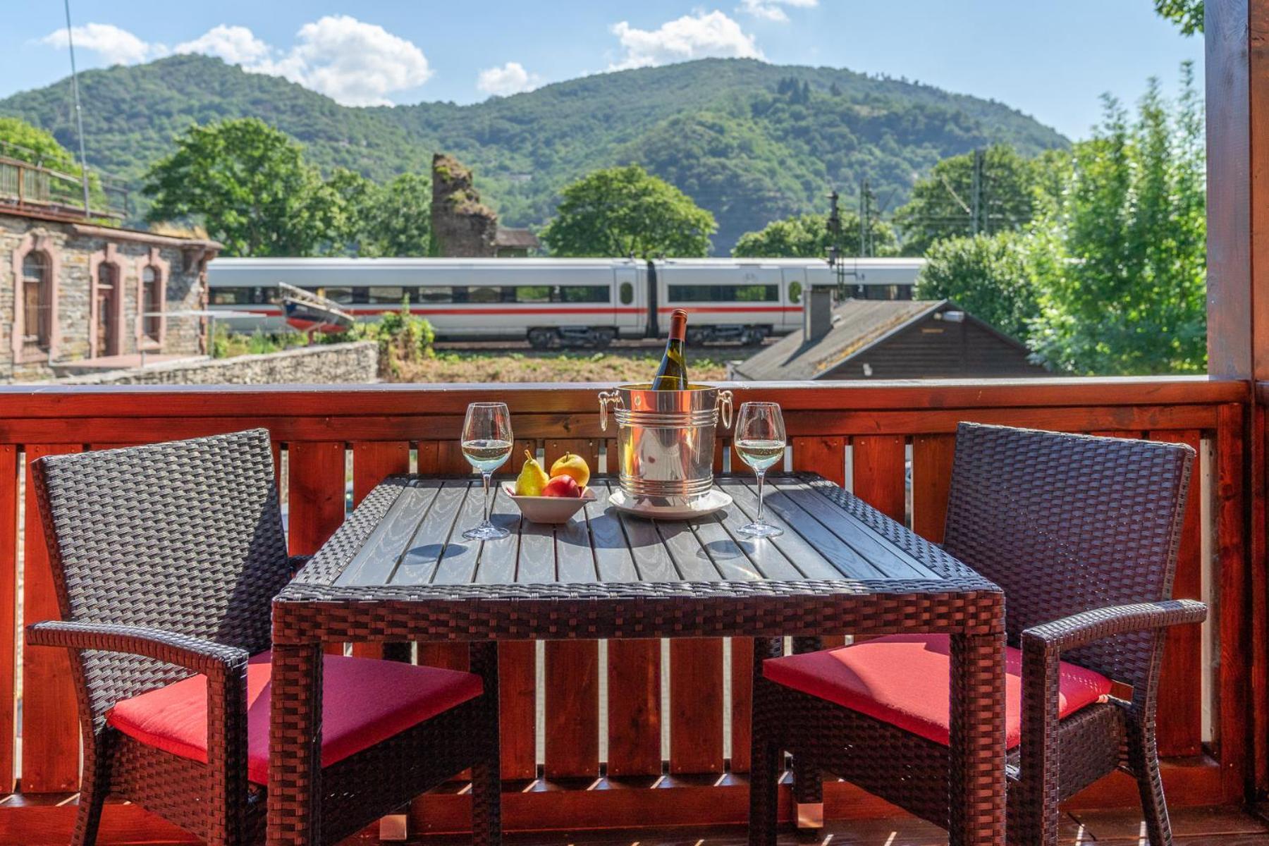 Ferienwohnungen Engelmannstift Bacharach Bagian luar foto